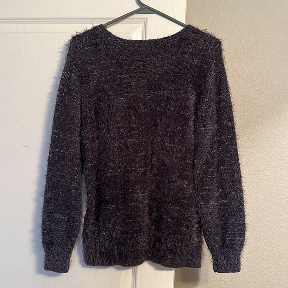 Black rivet sweater - Picture 3 of 3